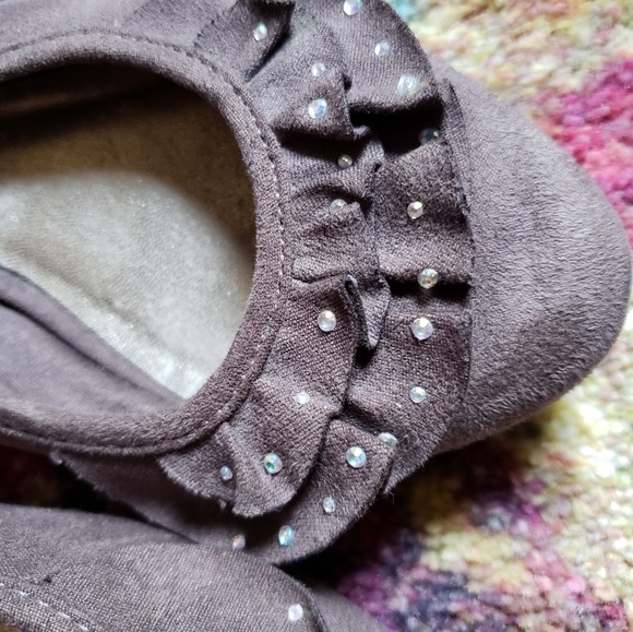 Seychelles faux suede ruffle flat size 4 and 12 - Picture 8 of 8